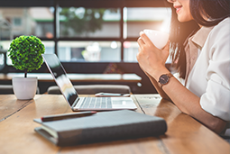 mg冰球突破曾诚：：女性心态会更沉稳 未来性别区别没那么大