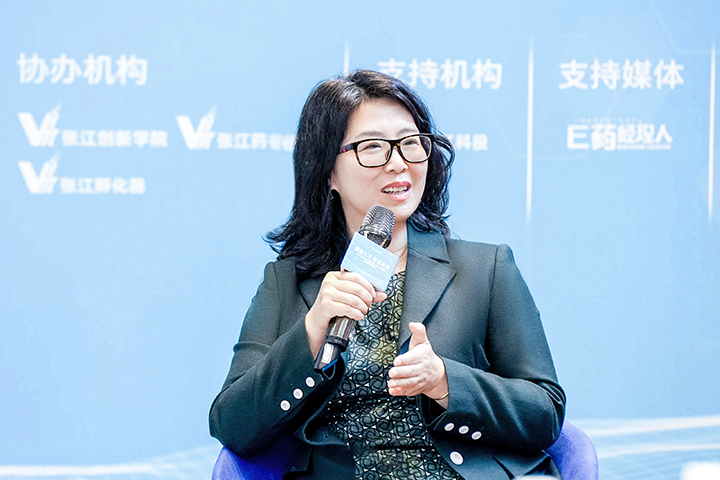 嘉宾在大康健领域人才趋势分享沙龙现场与参会嘉宾分享人力资源事情的乐成实践